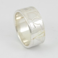 Etched triangles Ring